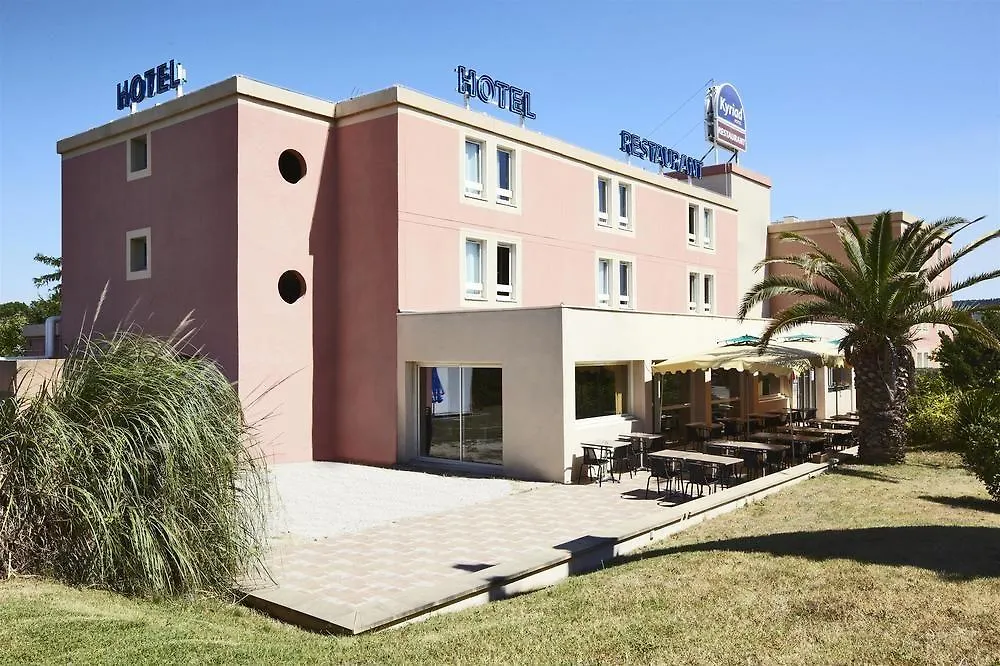 Brit Hotel Marseille Aeroport Les Pennes-Mirabeau 3*,