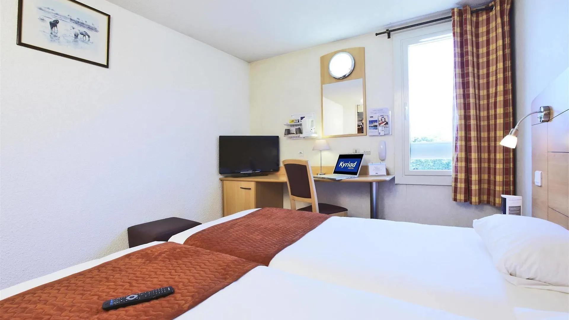 Brit Hotel Marseille Aeroport Mirabeau 3*,  Frankrike