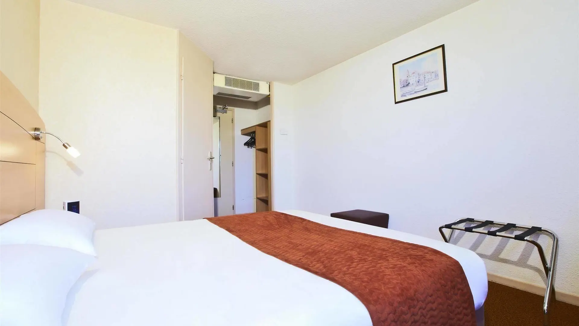 Brit Hotel Marseille Aeroport Mirabeau